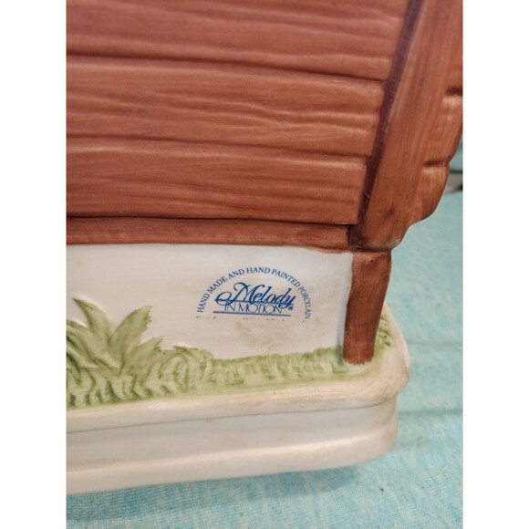 Melody in Motion Wall Street Willie Sleeping On Park Bench Clock Works music box - Picture 6 of 8